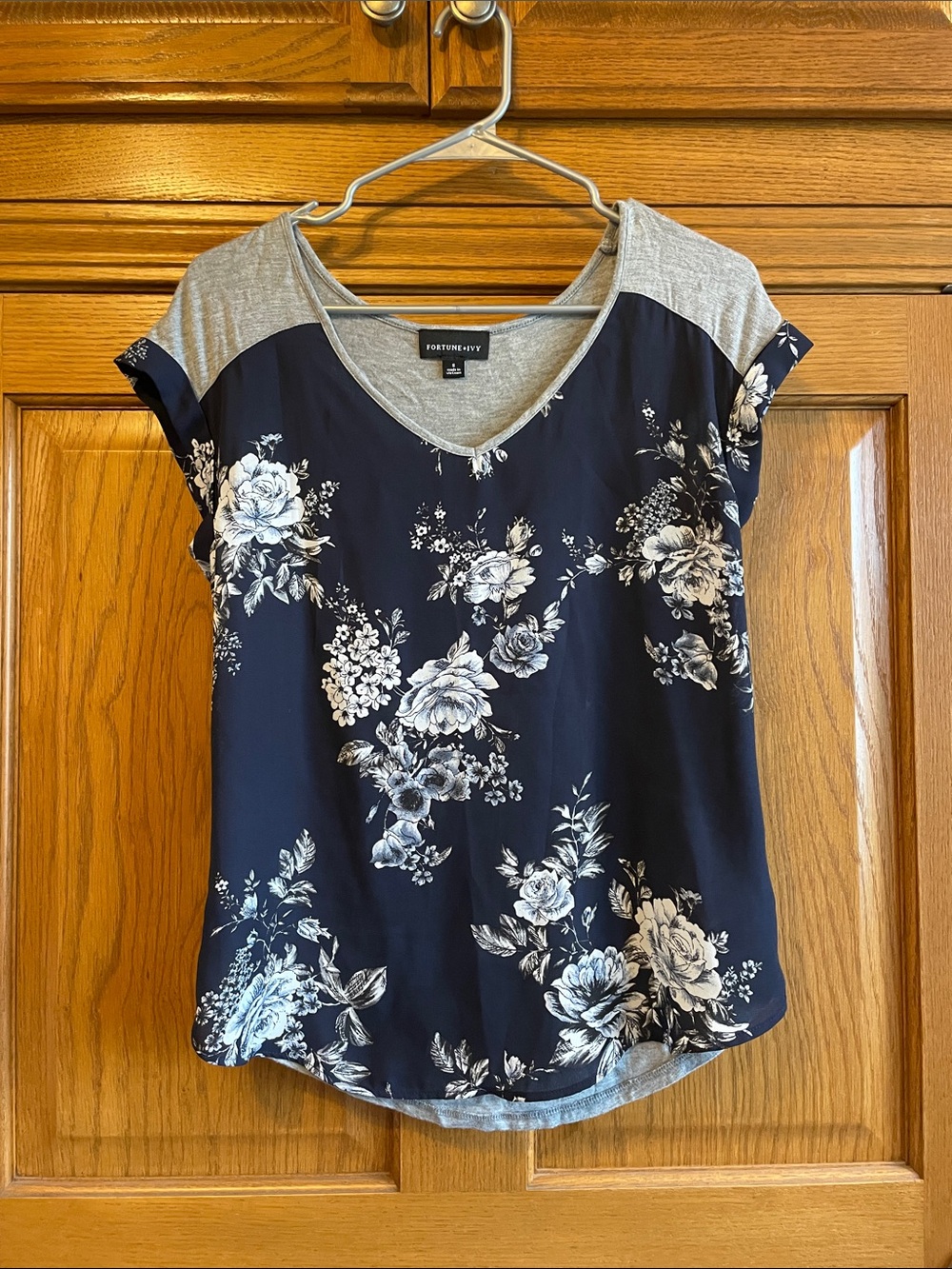 Fortune + Ivy Navy Floral V-Neck Short Sleeve Tee with Heather Trim